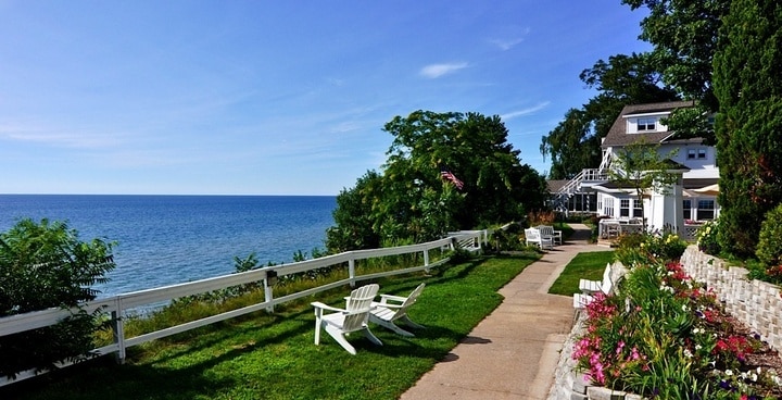 whitehall-homes-on-duck-lake1